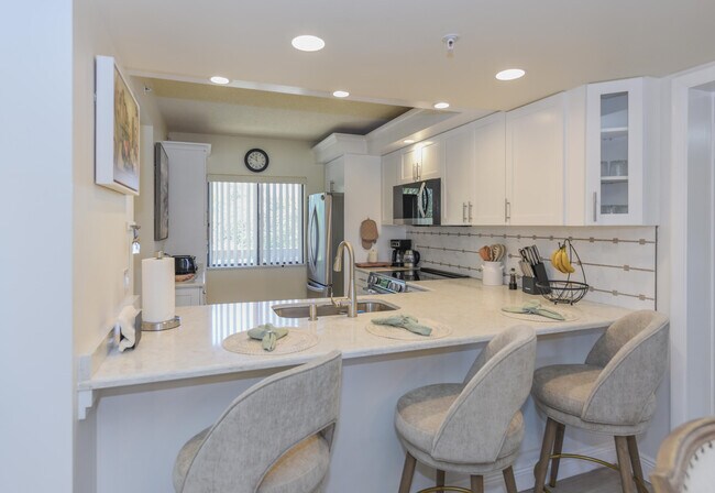 Photo - 901 Seafarer Cir Unit 302