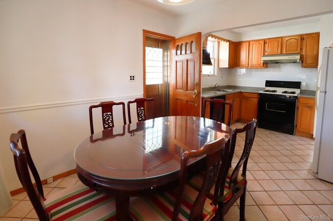 Building Photo - 50-36 190th St