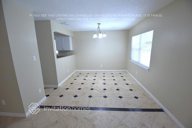 Photo - 9 N Aurora Dr