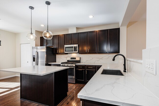 Photo - 2931 Henley Ln