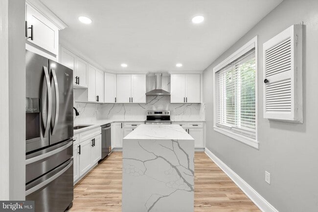Building Photo - 3406 Louth Rd Rental