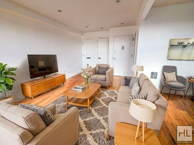 Photo - BROADWAY Unit #4B