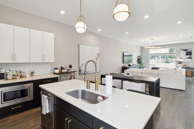 Photo - 1300 Lischey Ave