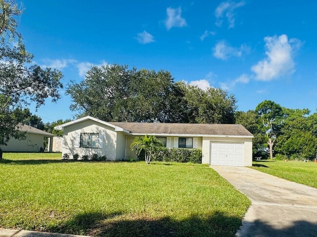 Building Photo - VERO BEACH HIGHLANDS