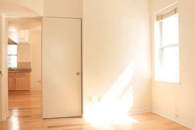 Photo - 2114 N St NW Unit 16