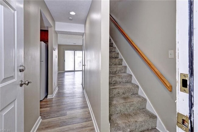 Photo - 4058 Midlands Rd