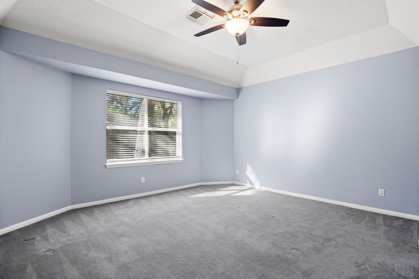 Photo - 47 N Winterport Cir