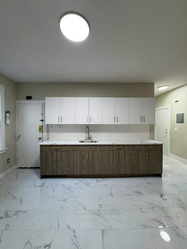 Building Photo - 126 3rd St Rental