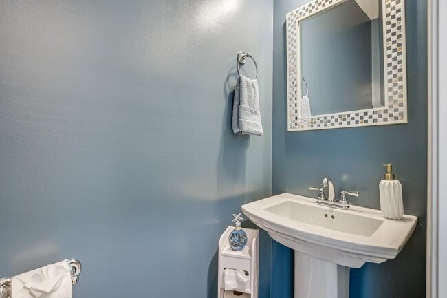 Photo - 33 Apollo Vw Ln