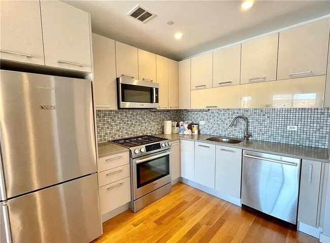 Building Photo - 8629 Bay Pkwy