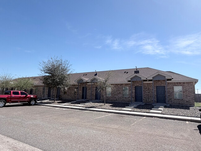 Photo - 3300 N Moorefield Rd Unidad 2