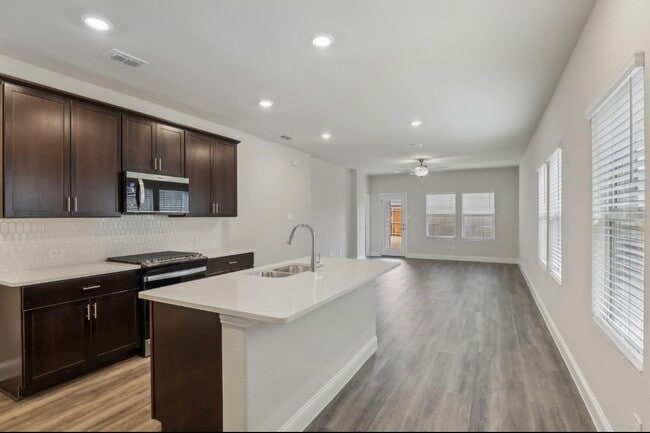 Photo - 519 Willet Dr