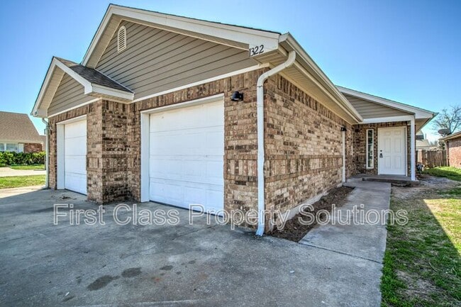 Building Photo - 1322 Commerce Dr