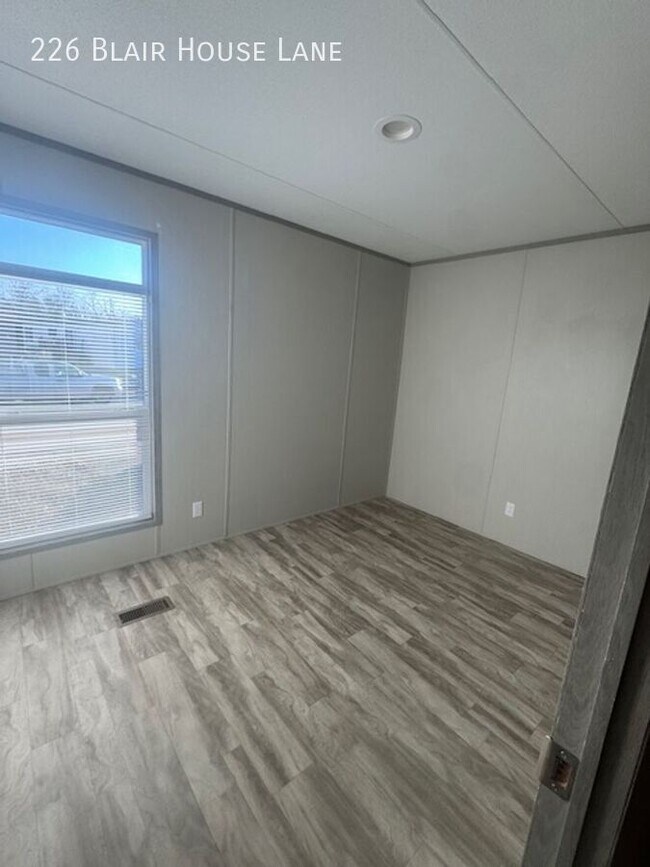 Photo - 226 Blair House Ln