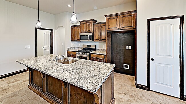 Photo - Beautiful 4 Bedroom Home in Mustang Schools!