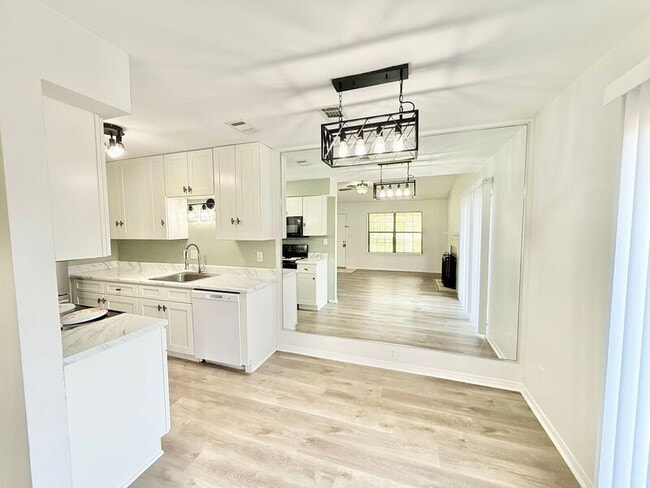 Photo - 4424 Bellview Ave