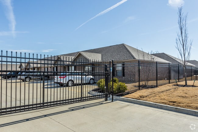 Photo - Hidden Pointe Apartments