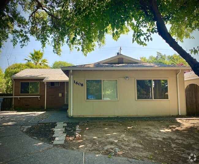 Building Photo - Large floorplan Rental