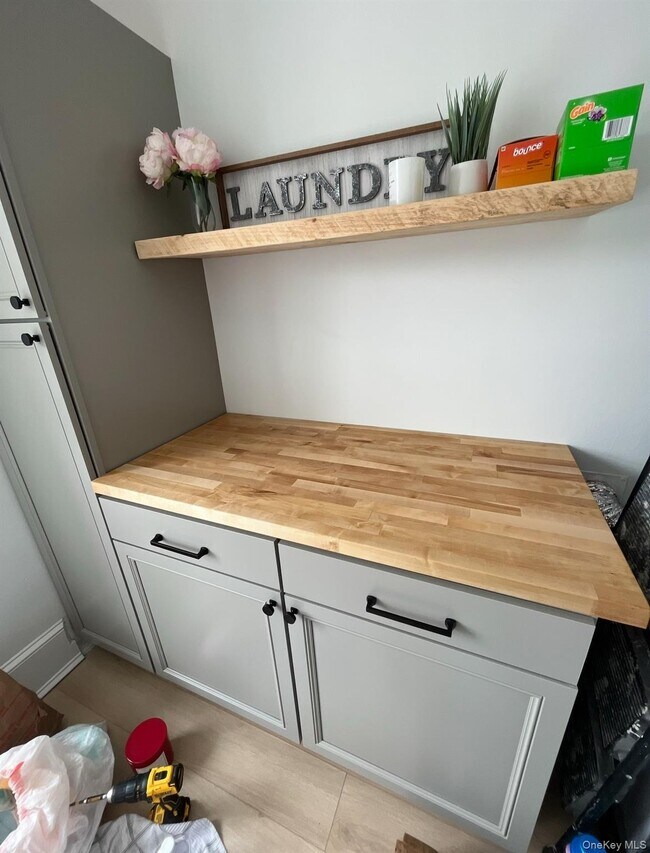 Photo - 1054 Main St