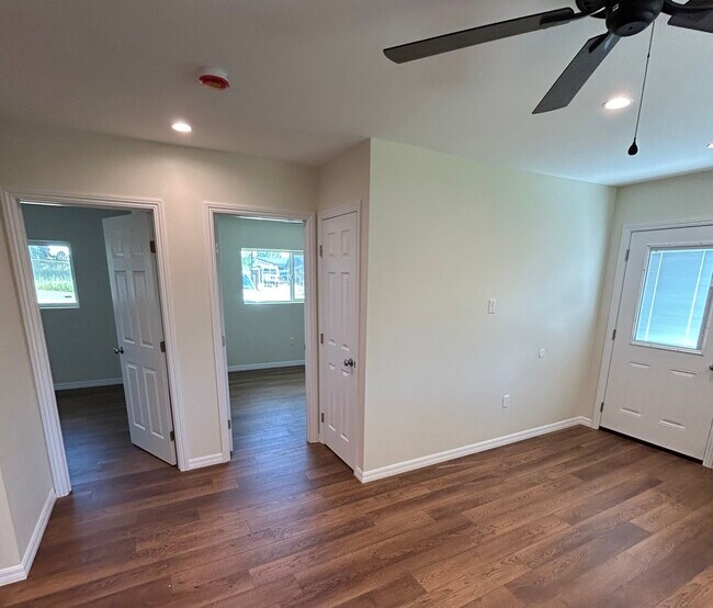 Photo - 1999 Valley Rim Rd