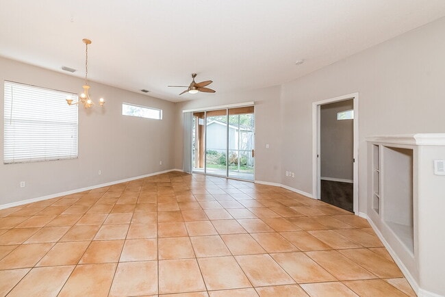 Photo - 1073 Whitegate Ct