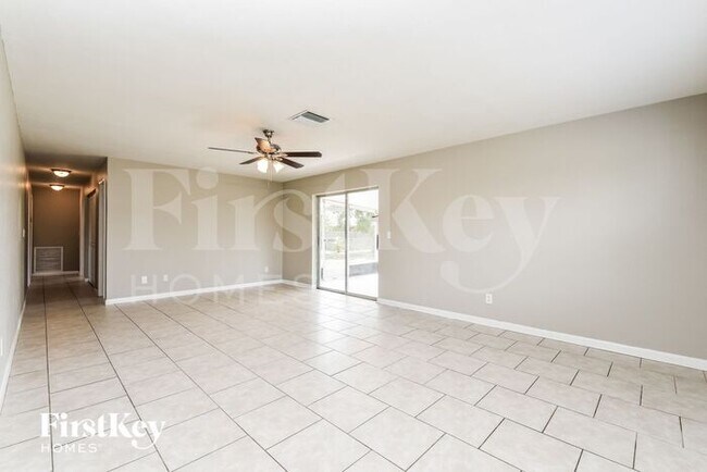 Photo - 1410 NE 5th Ln