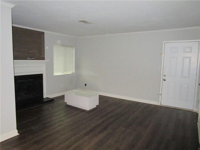 Photo - 4003 Wingate Way