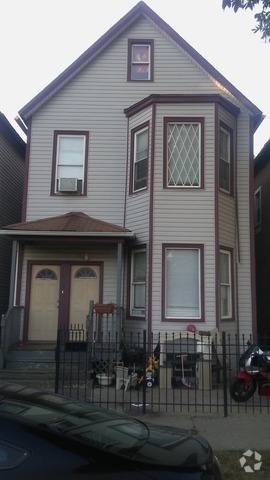 Building Photo - 520 W 44th Pl Rental