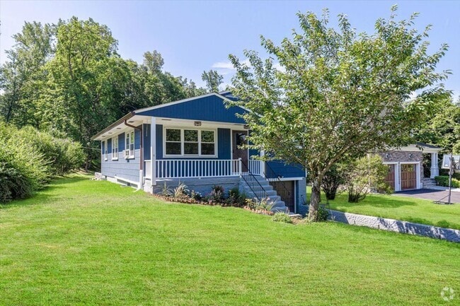 Building Photo - 125 Whittier Dr Rental