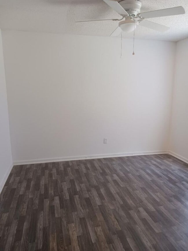 Photo - 3 Bed Townhome in N Chas!