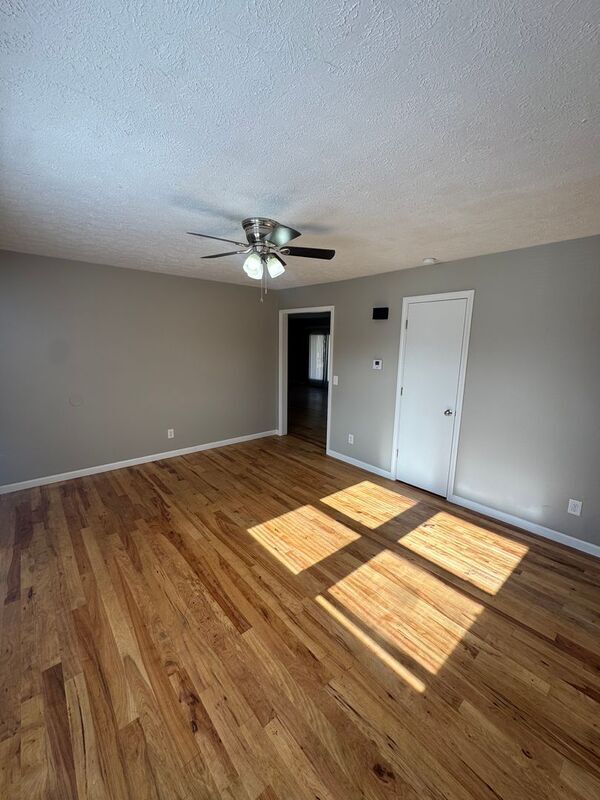 Photo - 731 W Greenwood St