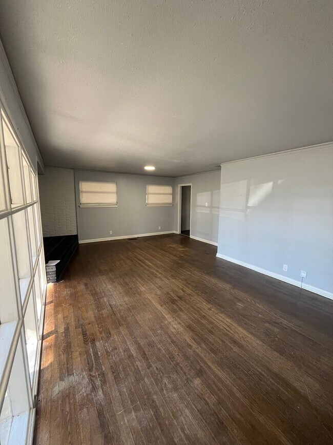 Photo - 18 Rosemont Dr