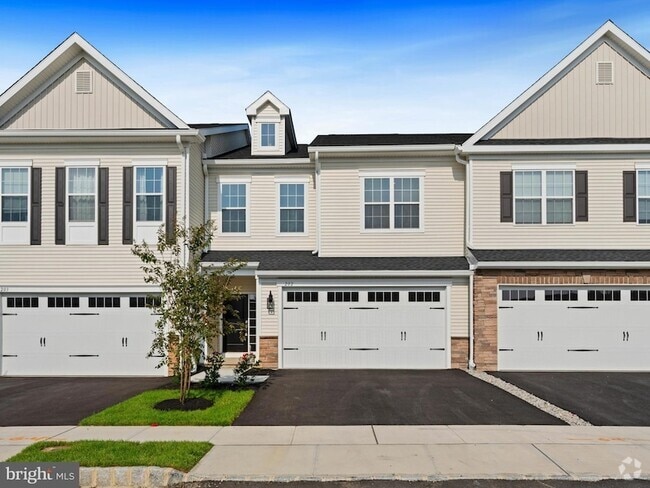 Building Photo - 202 Thompson Dr Rental