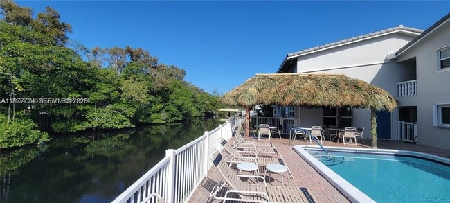 Building Photo - 1400 NE 55th St Unit 201