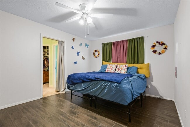 Photo - 4905 Woodway Ave