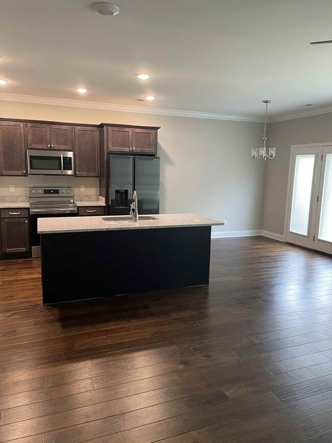 Photo - BEAUTIFUL TOWNHOME