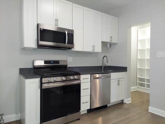 Photo - 1454 W Winnemac Ave Unit 3W