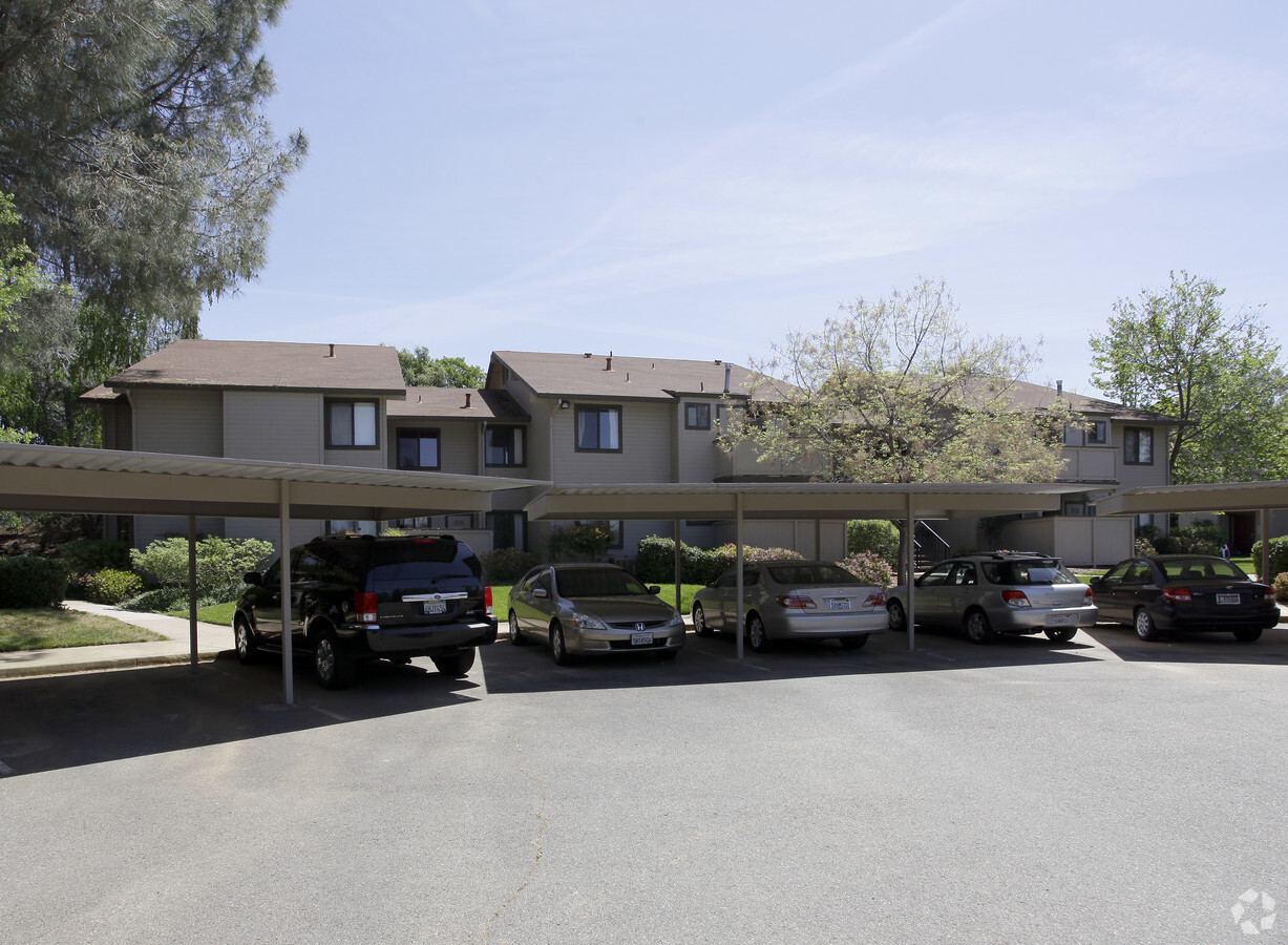 Photo - Evergreen Apartments