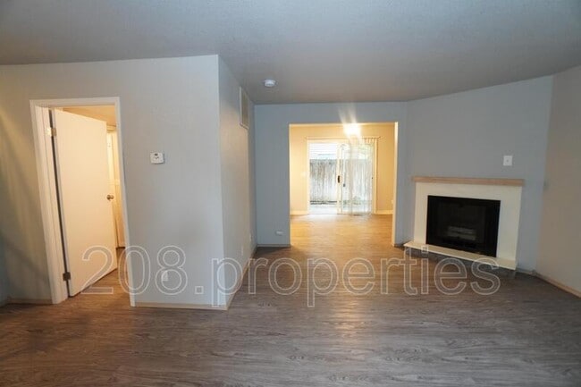 Photo - 1009 N Stilson Rd