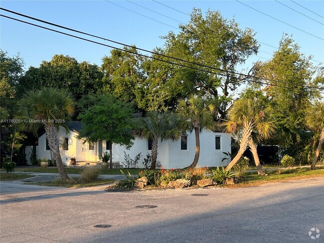 Building Photo - 8235 NE 2nd Ct Rental