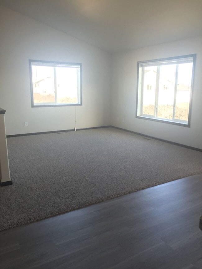 Photo - 3 Bed 3 Bath Twin Home
