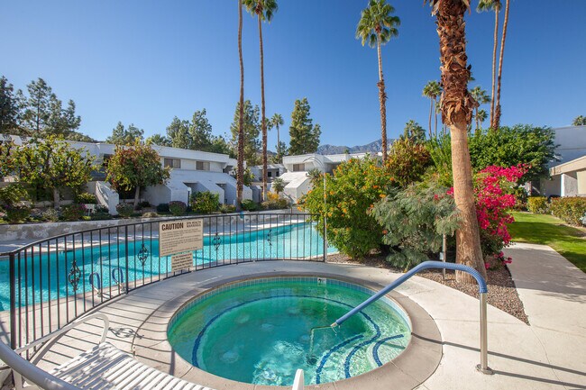 Building Photo - 5301 E Waverly Dr Unit 218