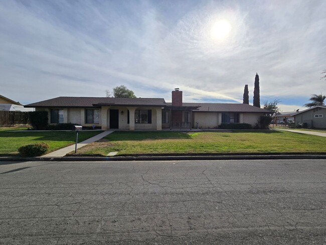 Jurupa Valley Single Story Ranch Home - Jurupa Valley Single Story Ranch Home