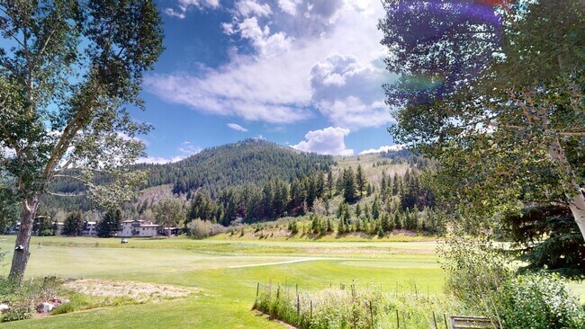 Photo - 422 Deer Blvd