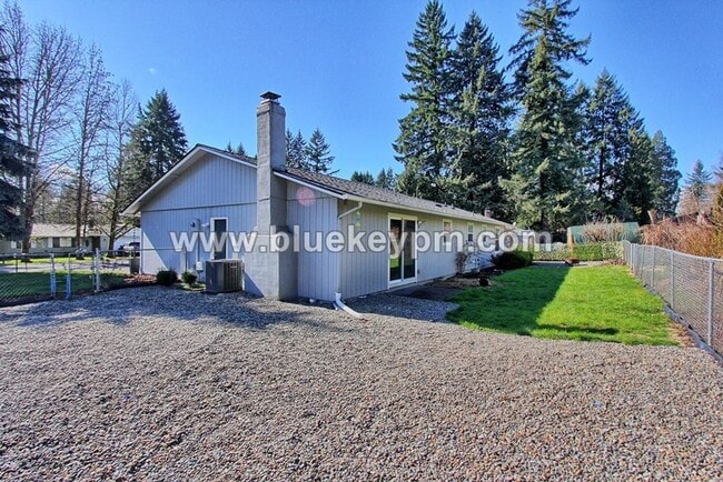 Photo - 3 Bed, 2 Bath Home in Battle Ground with Fully Fenced Backyard