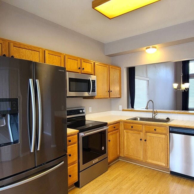 Photo - Beautiful home in Briargate Fairfax - D20 - ready to move in NOW!