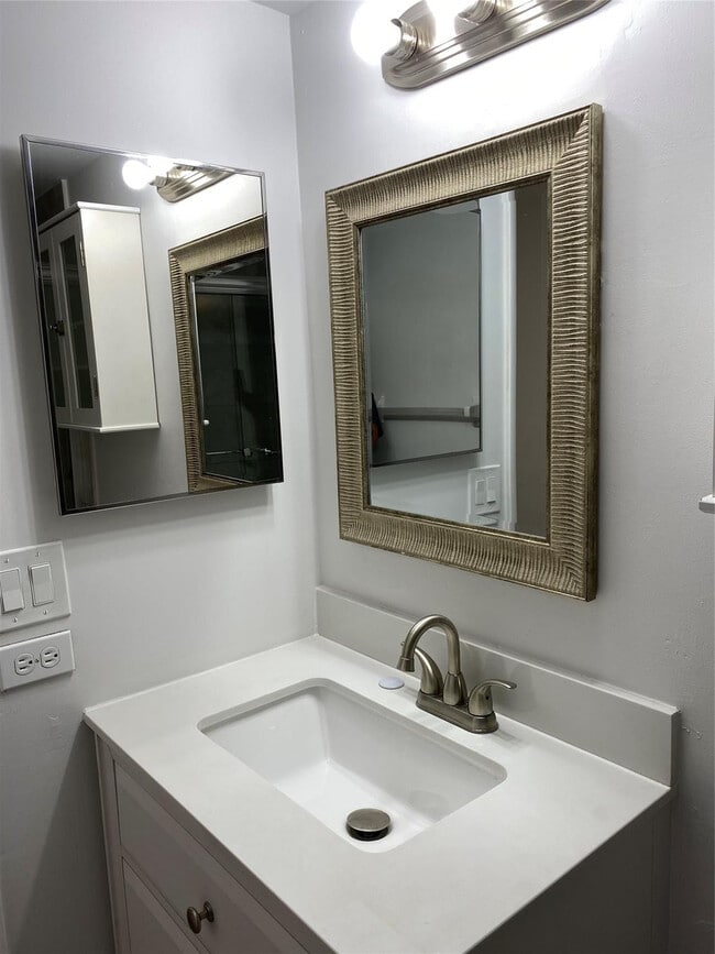 Photo - 4502 N Federal Hwy Unit 327C