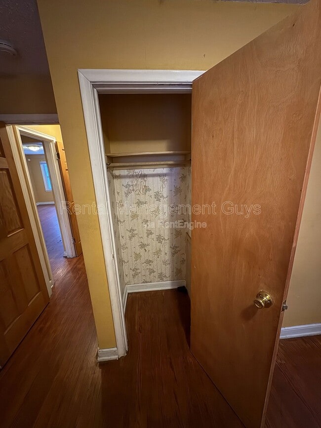 Photo - 1905 N 44th Ave