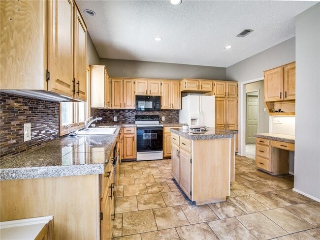 Photo - 114 Paragon Ct