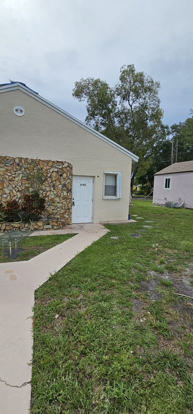 Building Photo - 410 Columbus Pky Unit .